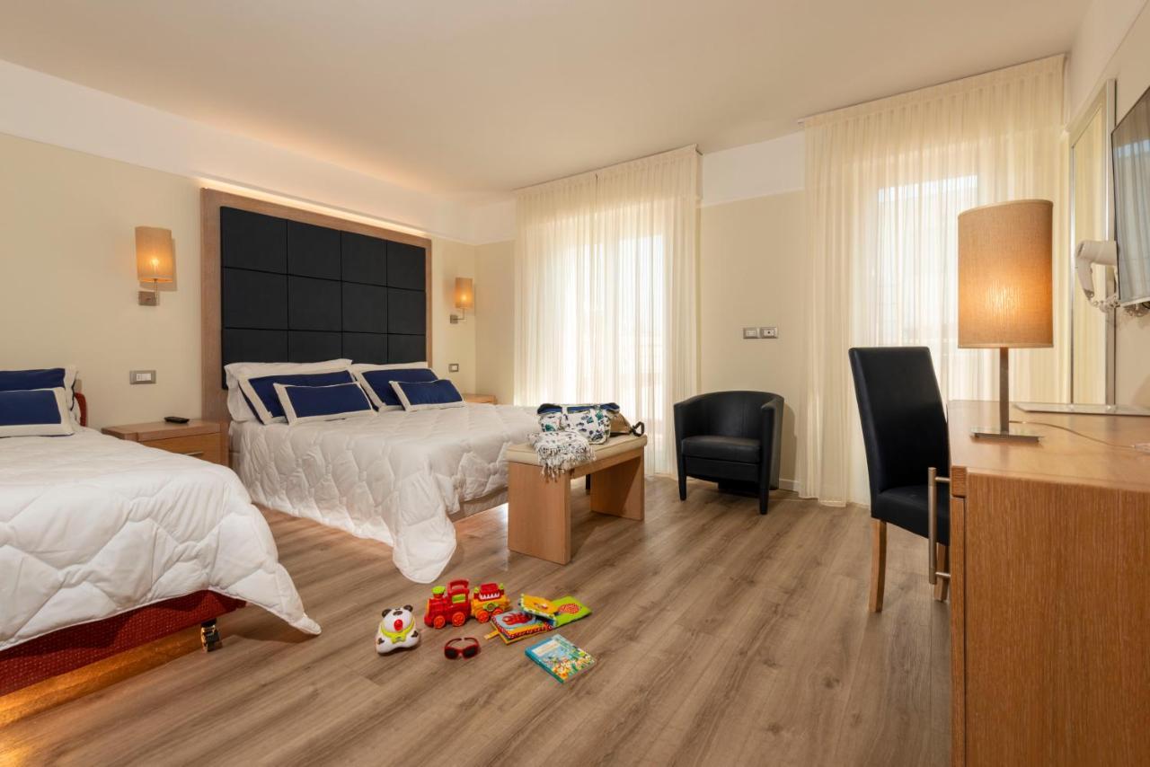 Atlas Hotel Riccione Dış mekan fotoğraf