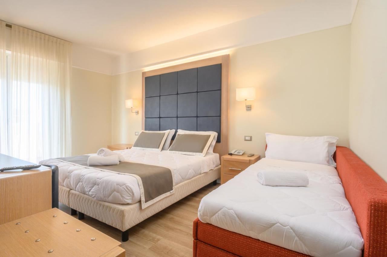 Atlas Hotel Riccione Dış mekan fotoğraf